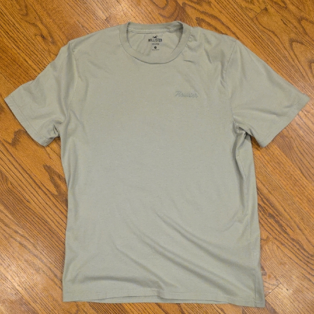Hollister Men's Light Sage Crew Tee